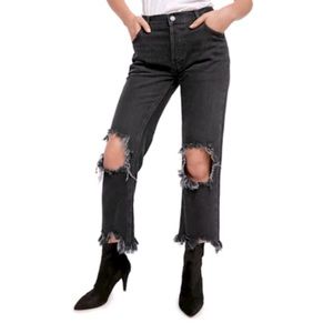 Free people distressed Maggie mid rise jeans size 29